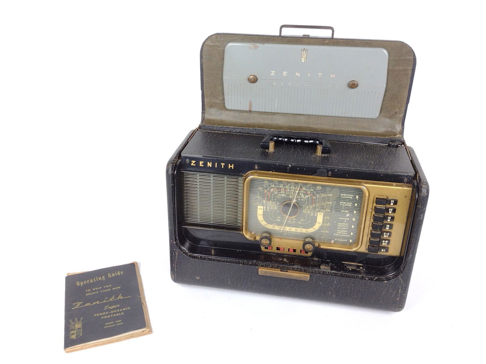 Zenith Super Trans-Oceanic Portable Radio (1 of 7)