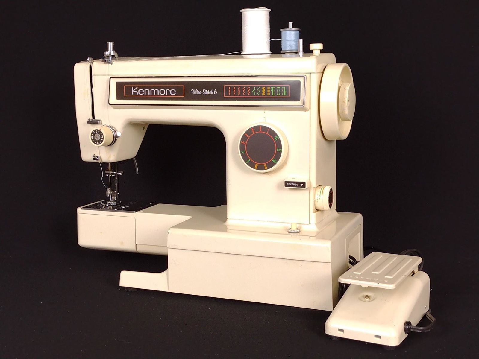 Kenmore Sewing Machine (1 of 3)