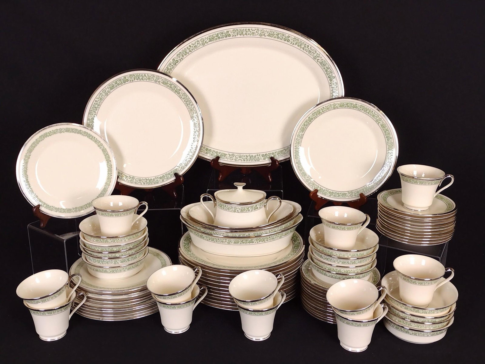 78 Pcs Lenox Memoir Dinnerware (1 of 6)