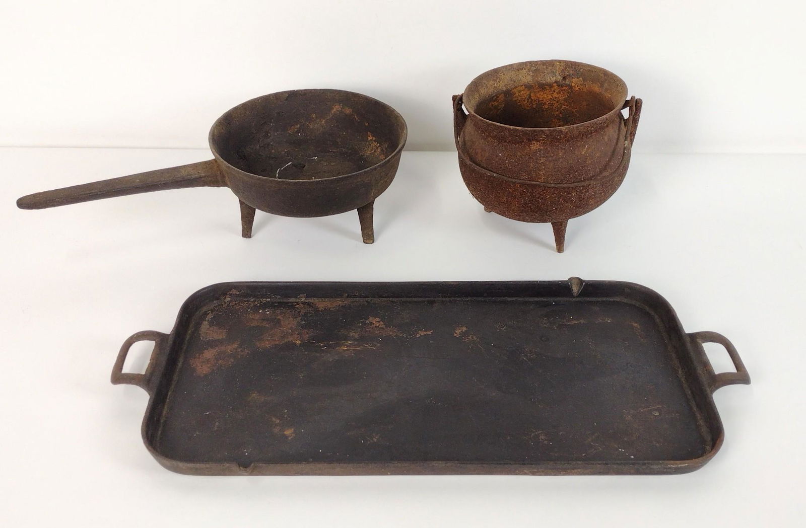 3 Pcs Cast Iron Incl Griddle (1 of 5)