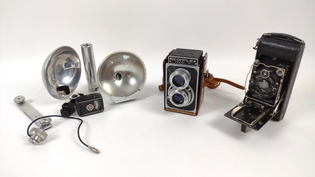10 Pcs Vintage Cameras and Accessories incl Zeiss Ikon (1 of 9)