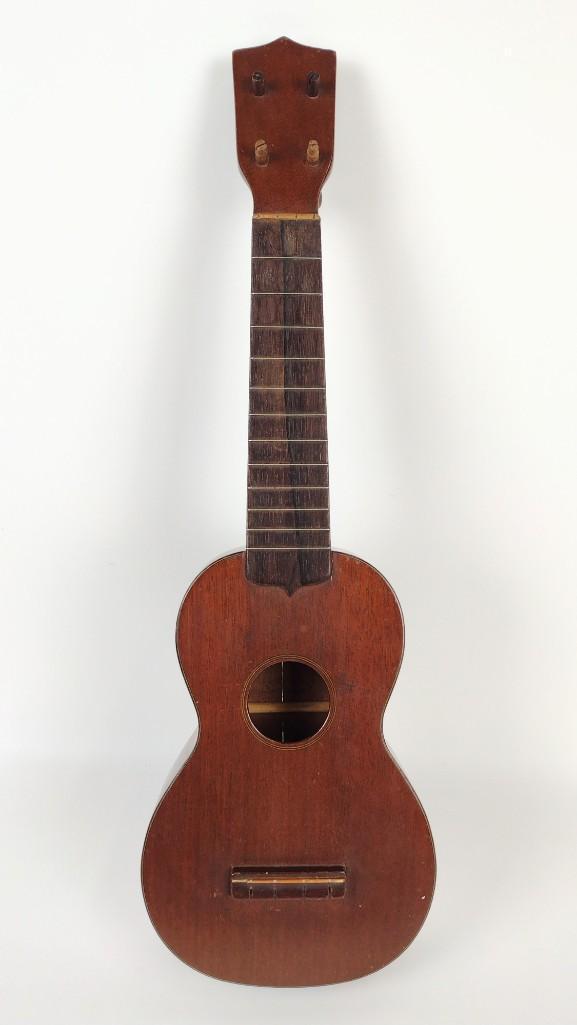 Martin Ukelele (1 of 8)
