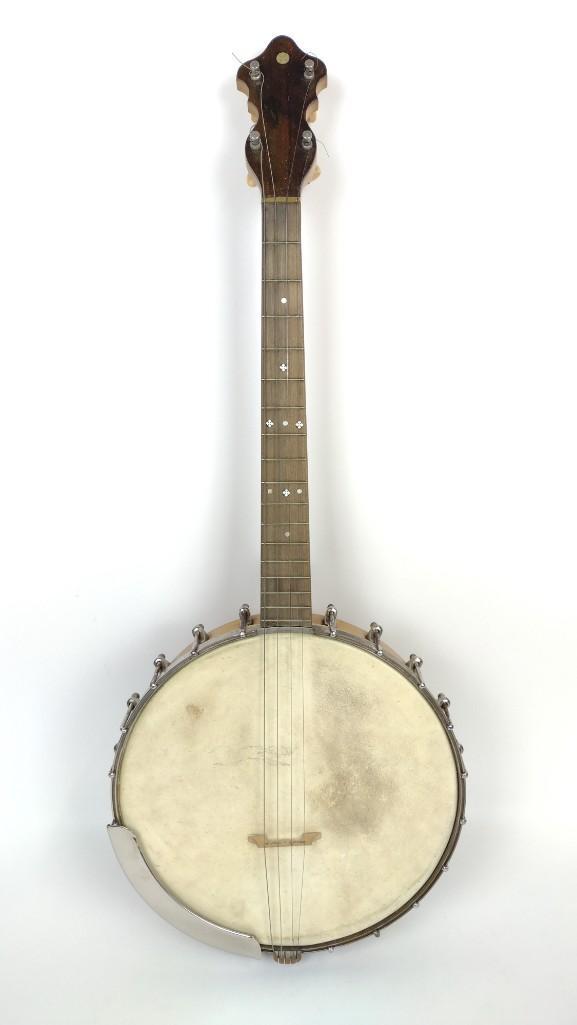 Varsity Tenor Banjo with Case (1 of 9)