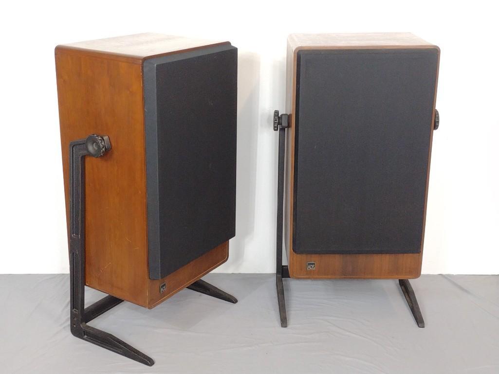 Pr ADS Floor Speakers On Stands (1 of 4)
