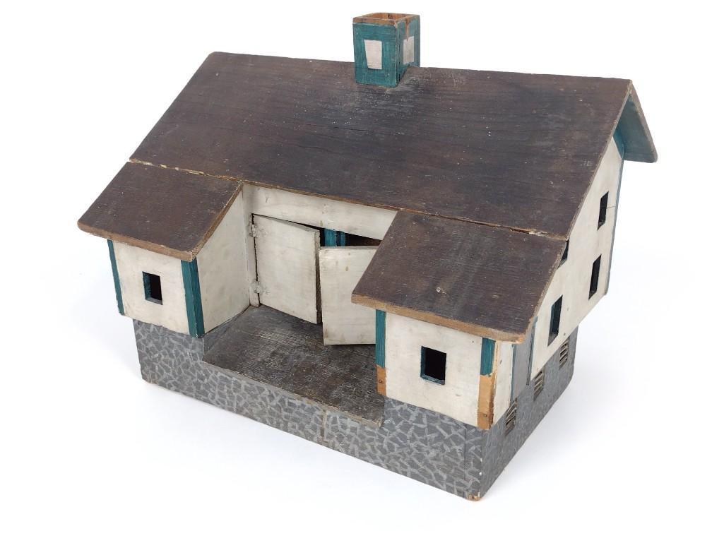 Hand Painted Toy Barn (1 of 5)