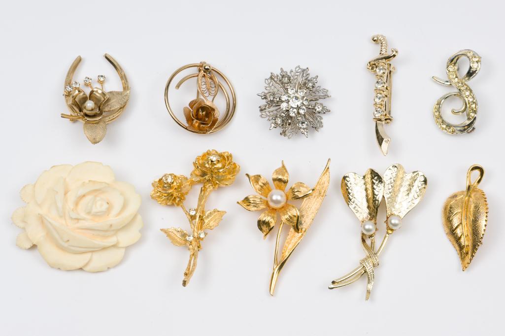 10 Brooches (1 of 5)