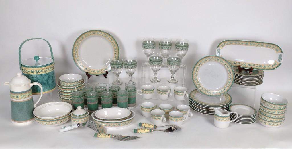 75 Pcs Pfaltzgraff "French Quarter" Dinnerware (1 of 3)