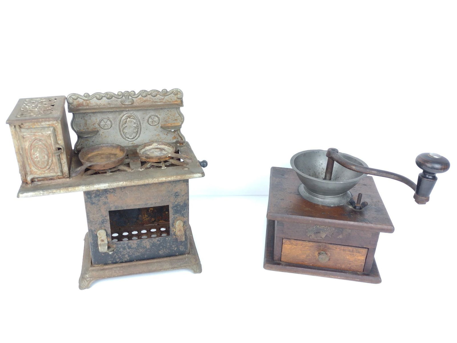 Kenton's Miniature Stove & Coffee Grinder (1 of 8)