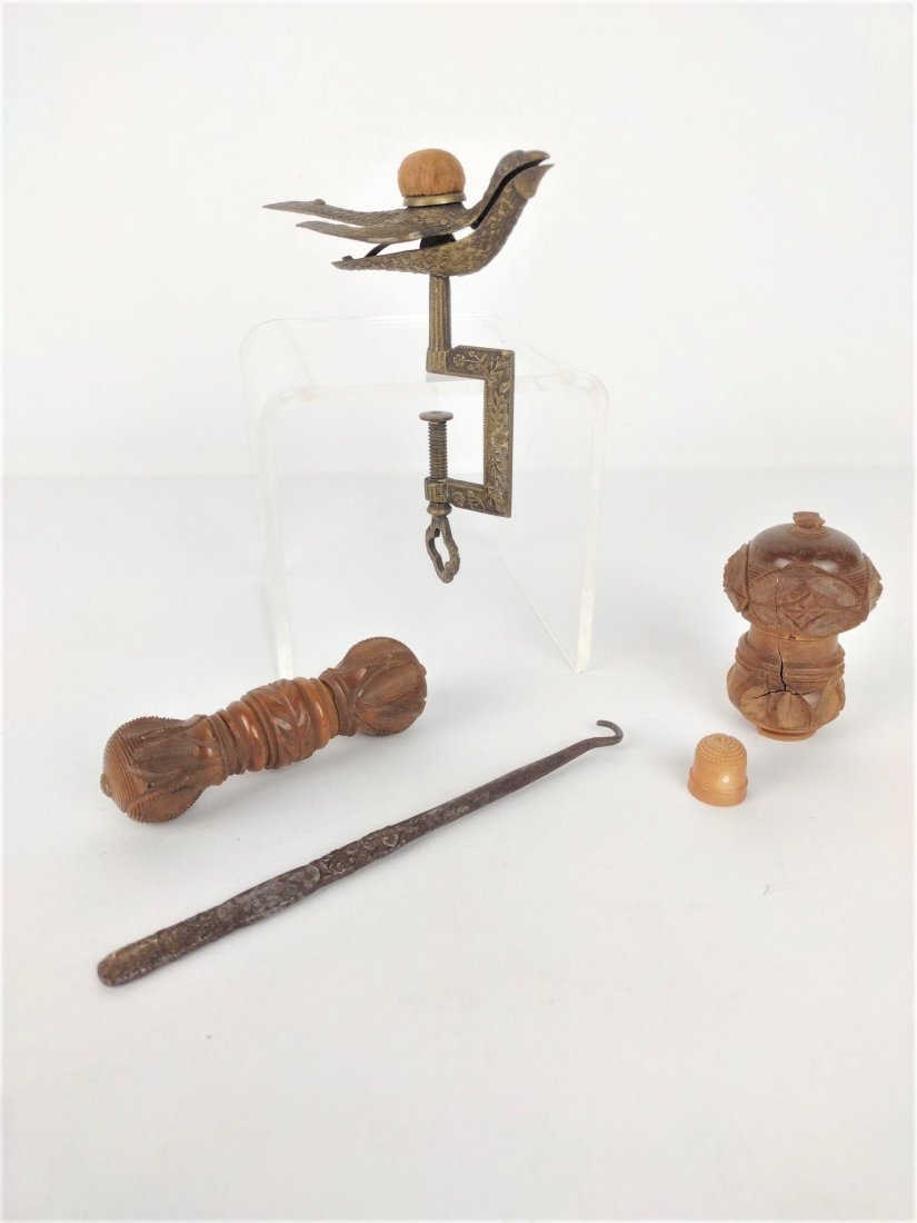 5 Antique Sewing Articles (1 of 4)