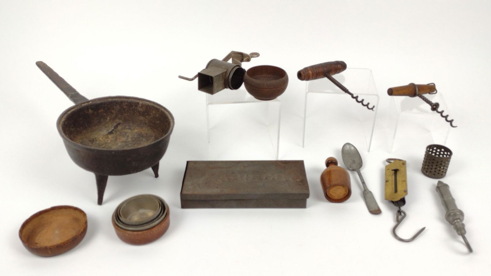 12 Pcs Kitchenalia incl Cork Screws (1 of 7)