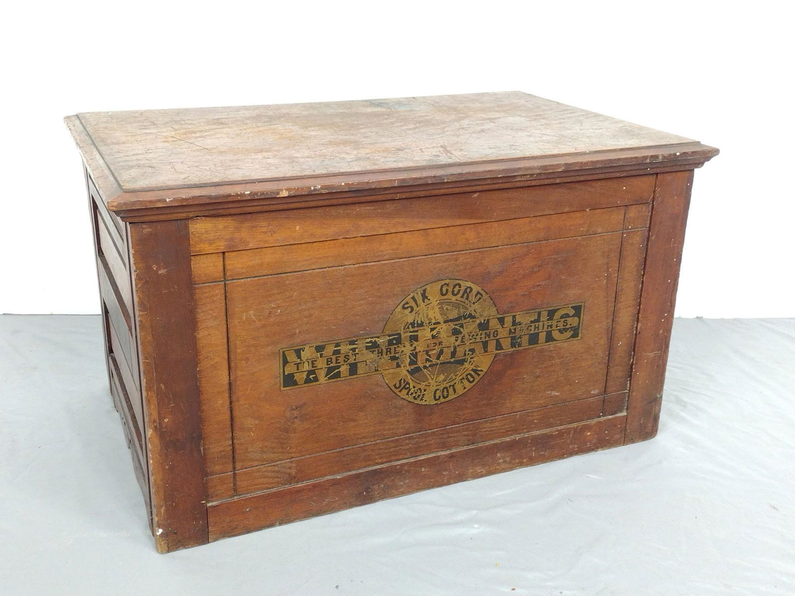 Small Advertising Chest (1 of 4)