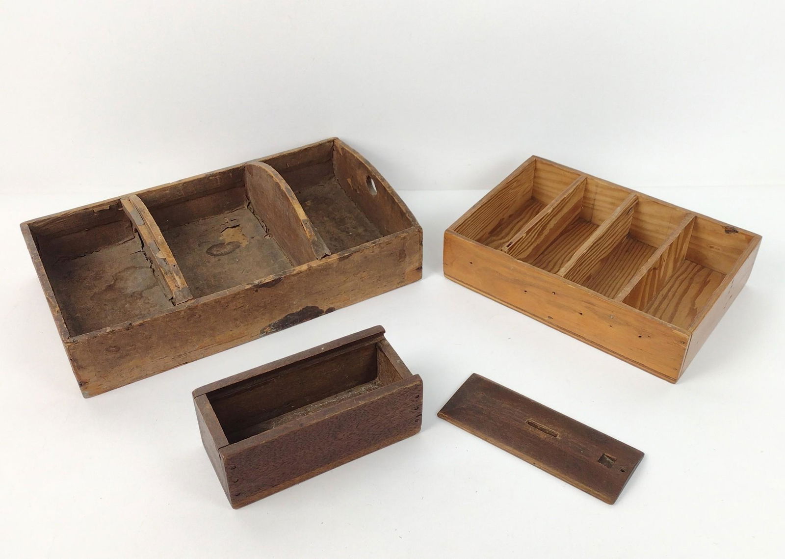 3 Wooden Articles Incl Paper Lined Tray (1 of 7)