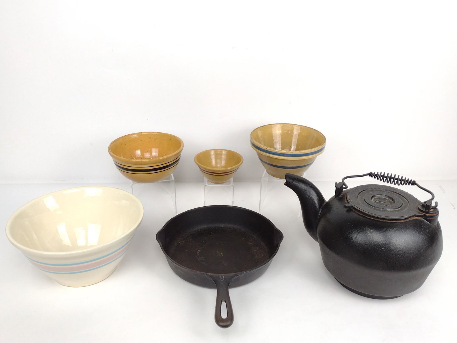 4 Banded Bowls & 2 Pcs Cast Iron (1 of 6)