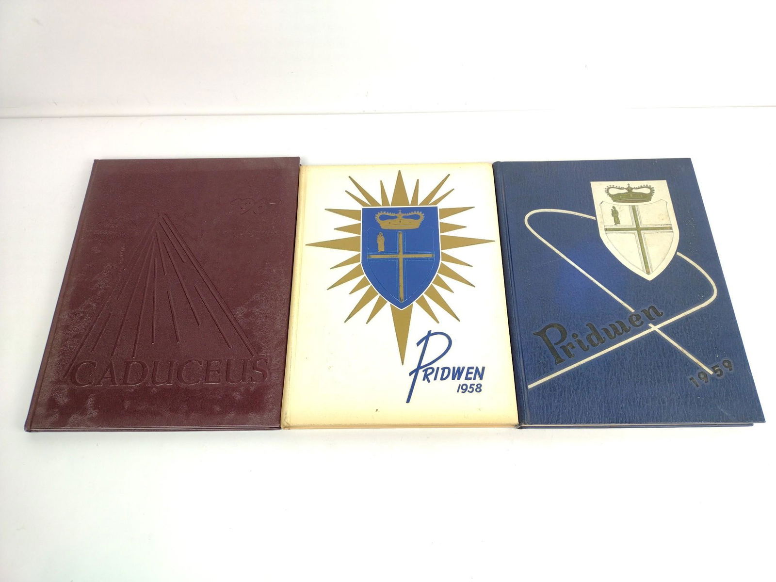 3 Vintage Year Books Incl Harrisburg (1 of 7)