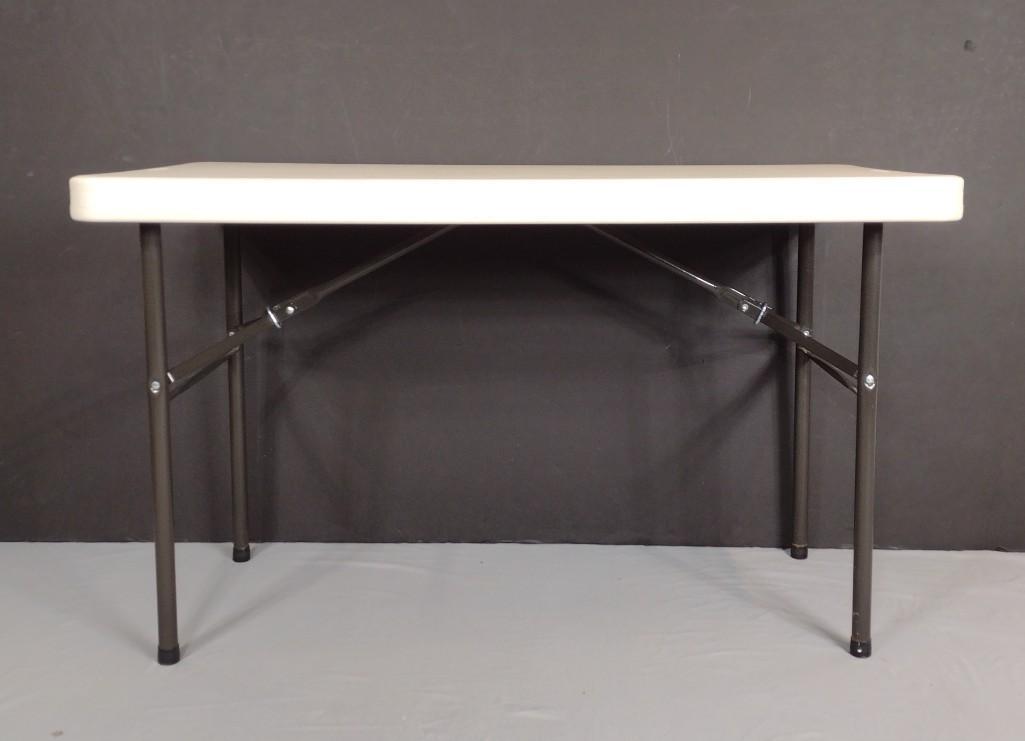 4ft Lifetime Folding Table (1 of 4)