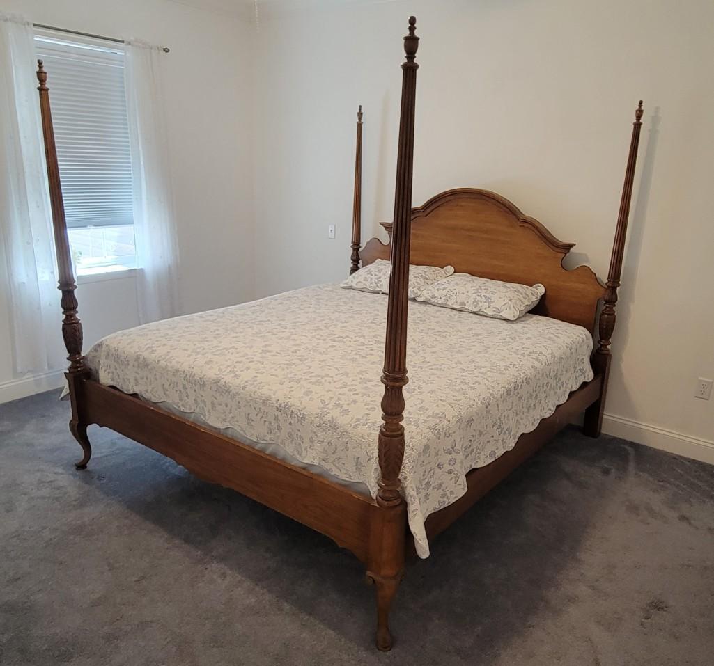 Thomasville King Size Four Post Bed (1 of 5)