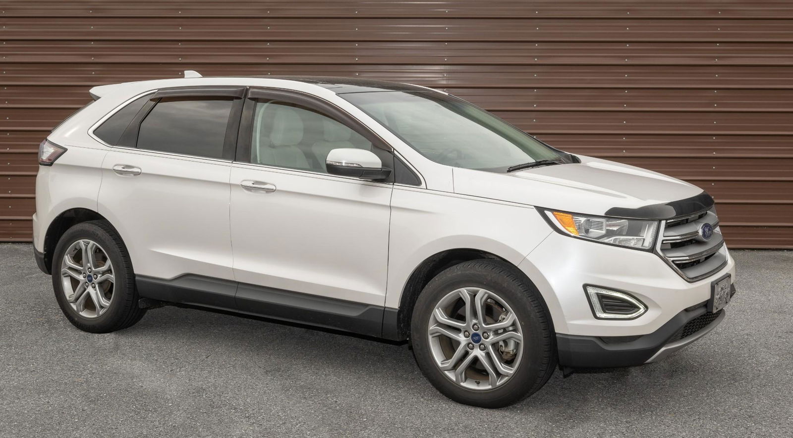 2016 Ford Edge Titanium (1 of 17)