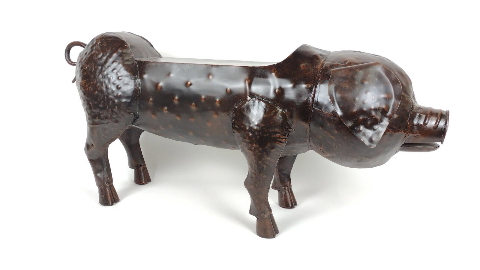 Metal Pig Sculpture (1 of 4)