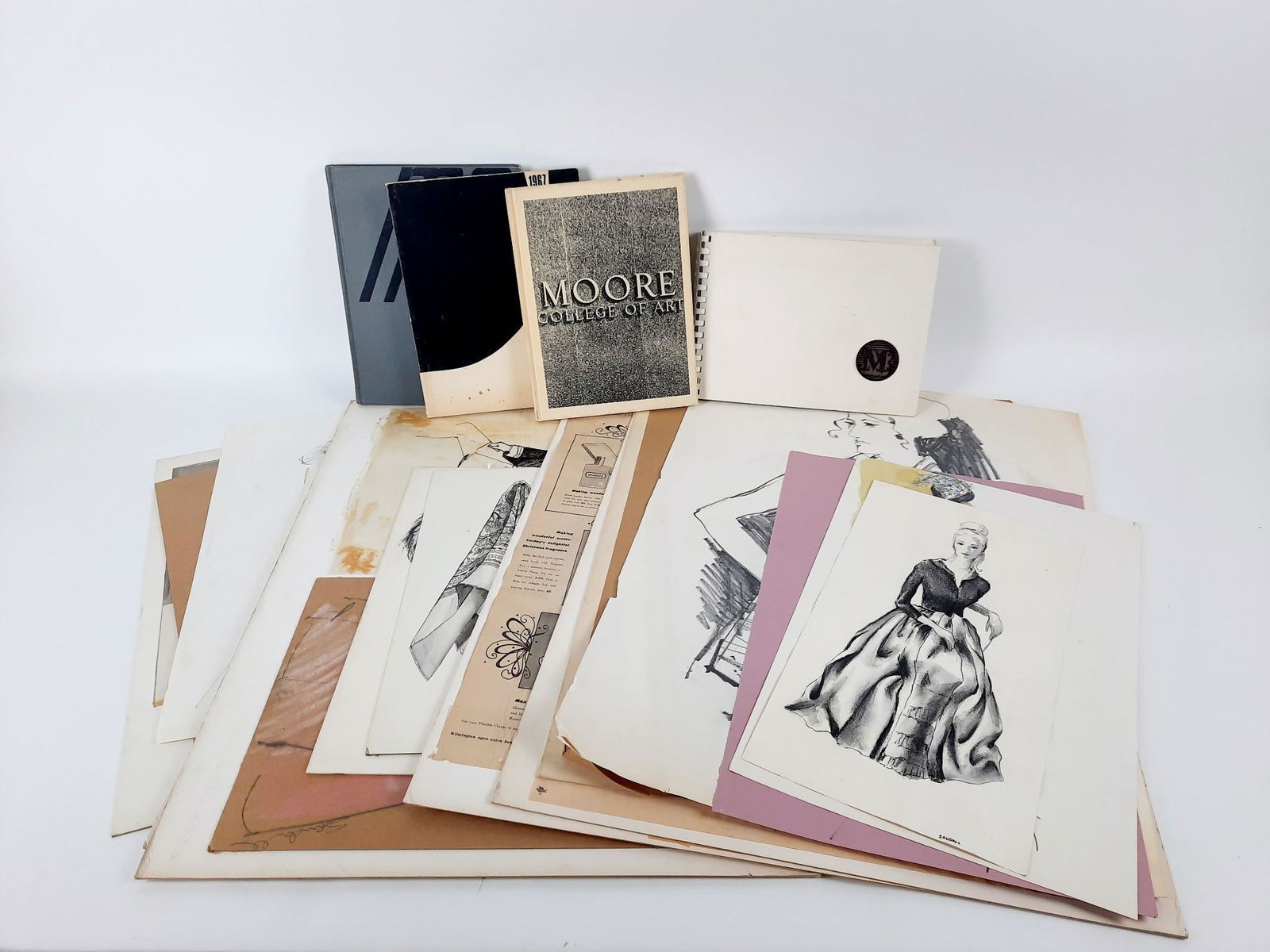 20 Pc Sandall Fashion Designer Portfolio and 4 Moore College of Art Yearbooks (1 of 20)