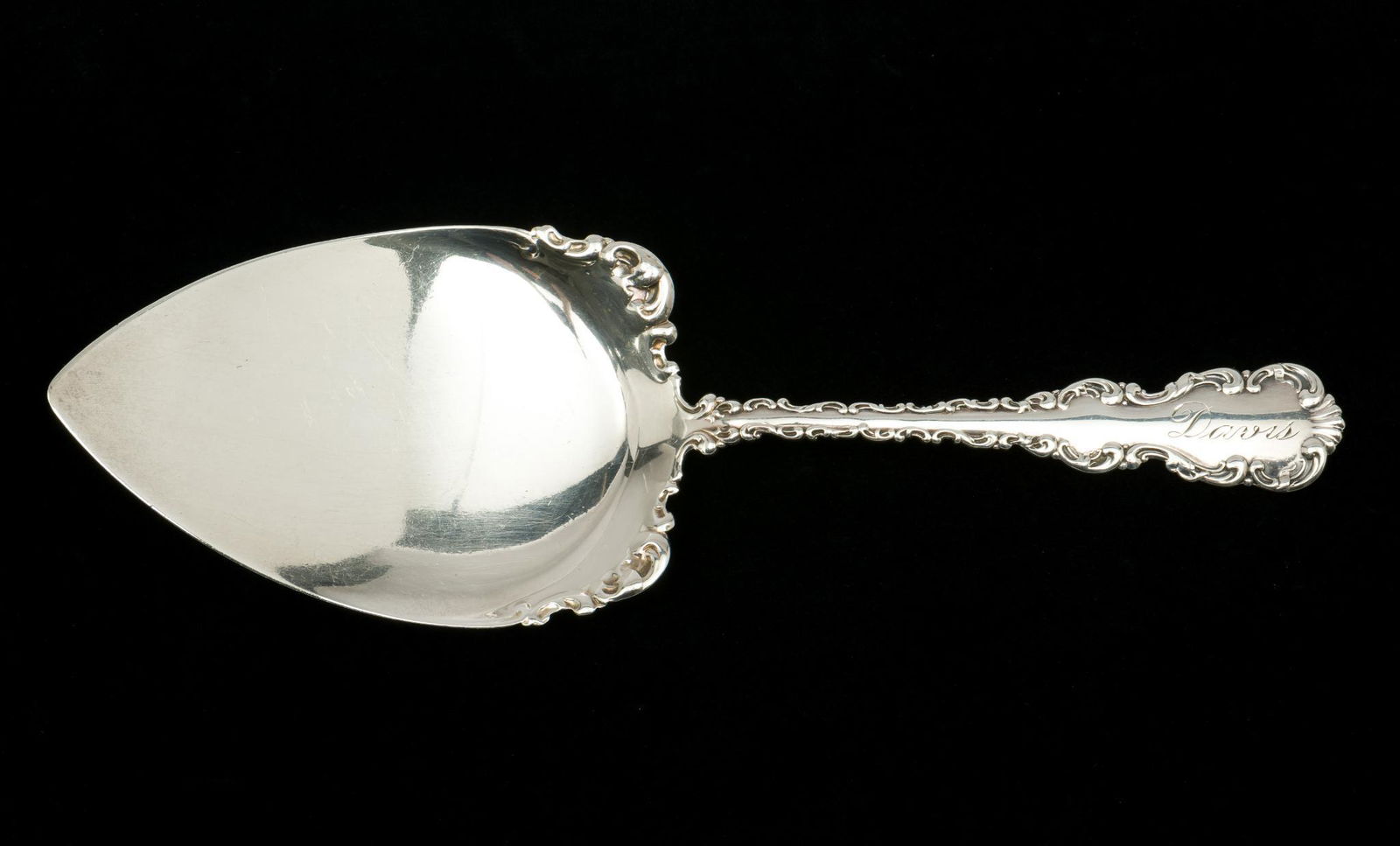 Whiting Mfg Co. Louis XV Large Sterling Pie Knife (1 of 5)