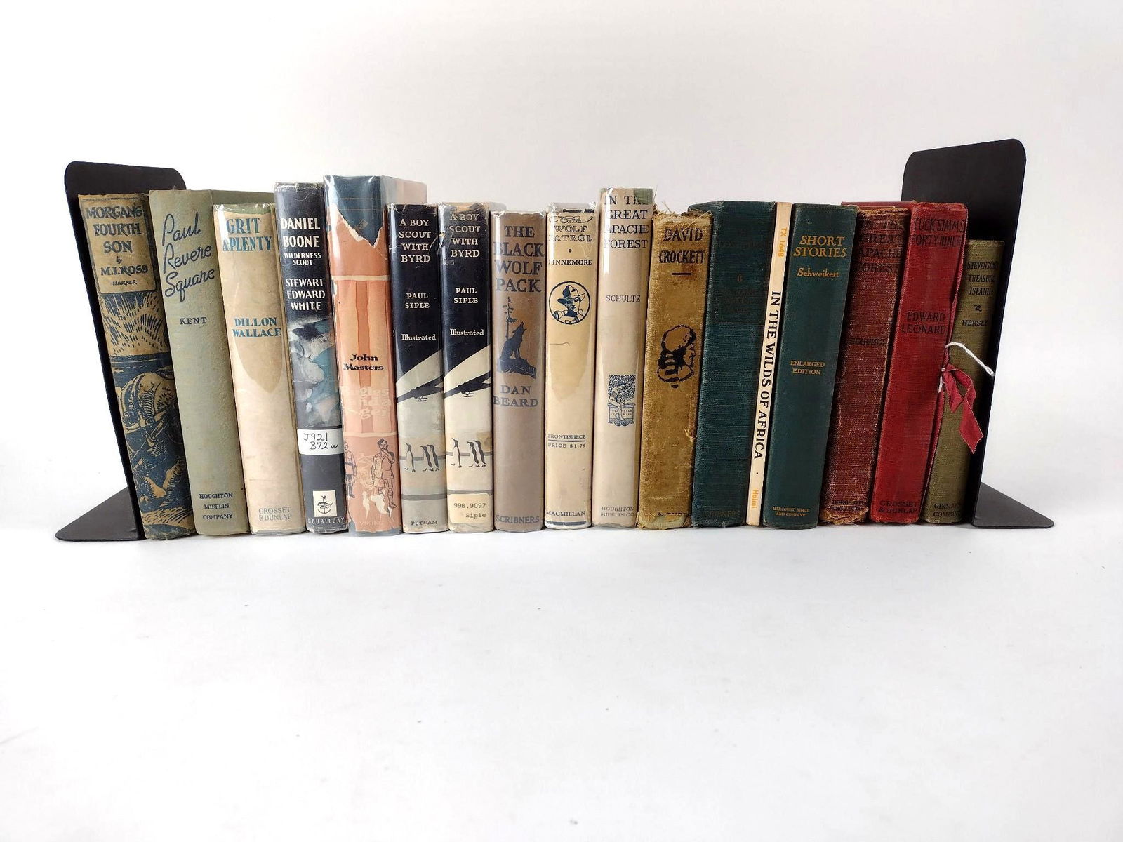 17 Vintage Scouting Fiction Books (1 of 4)
