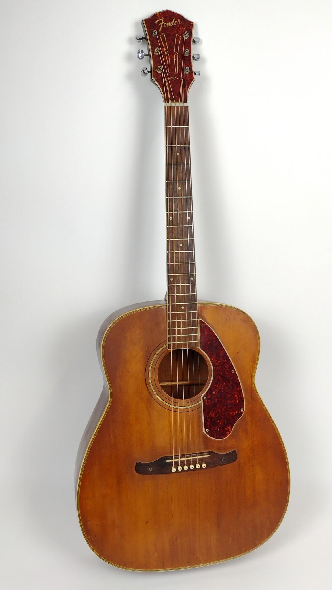 Fender Dreadnought Acoustic Guitar with Case (1 of 6)