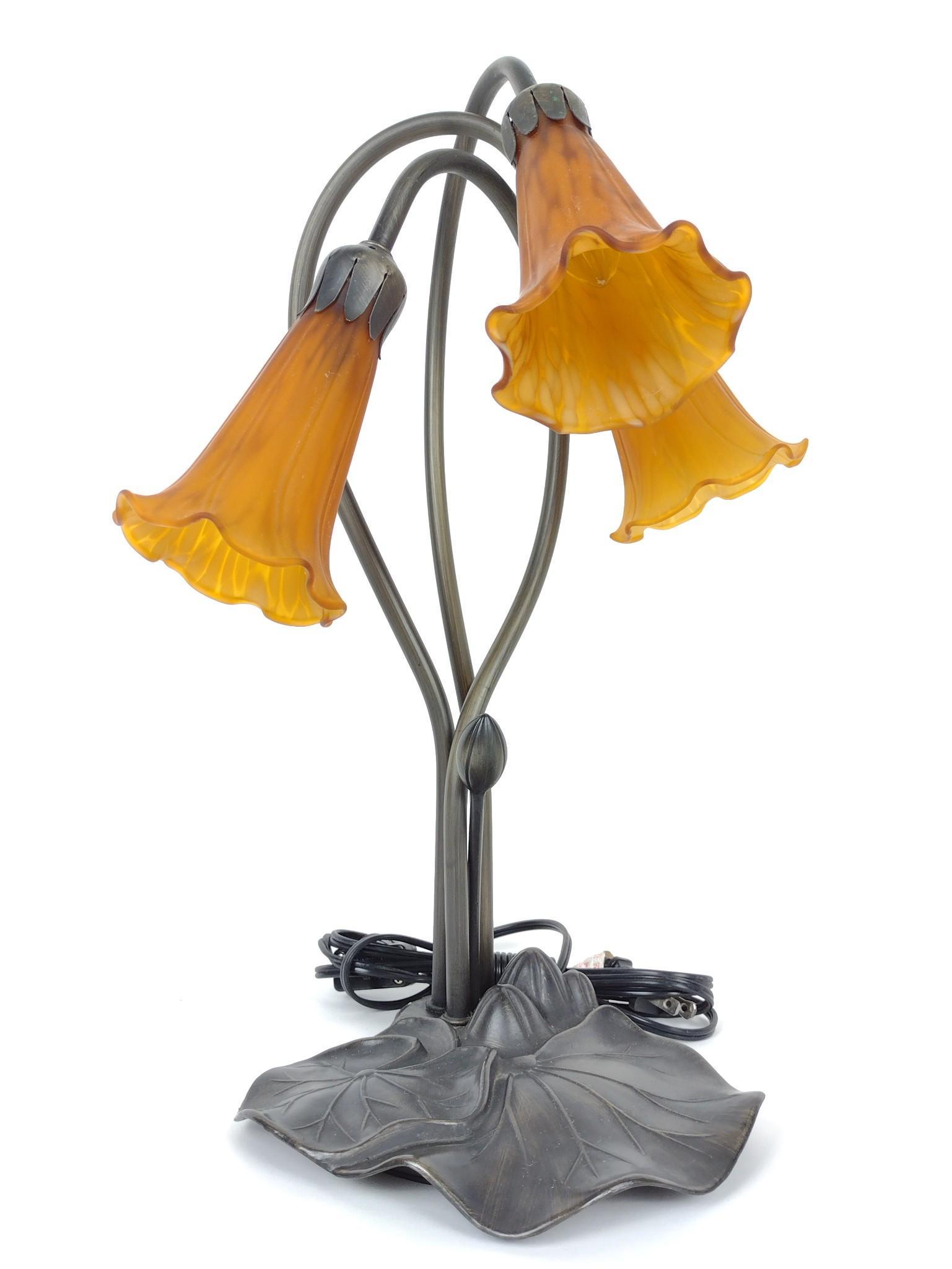 16" Pond Lily Table Lamp (1 of 3)