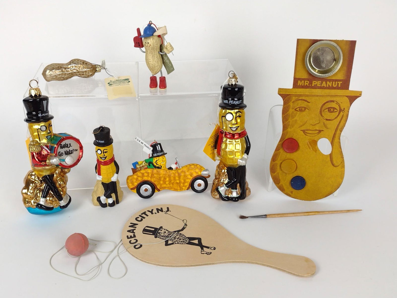8 Mr. Peanut Advertising Items incl Paint Set (1 of 2)