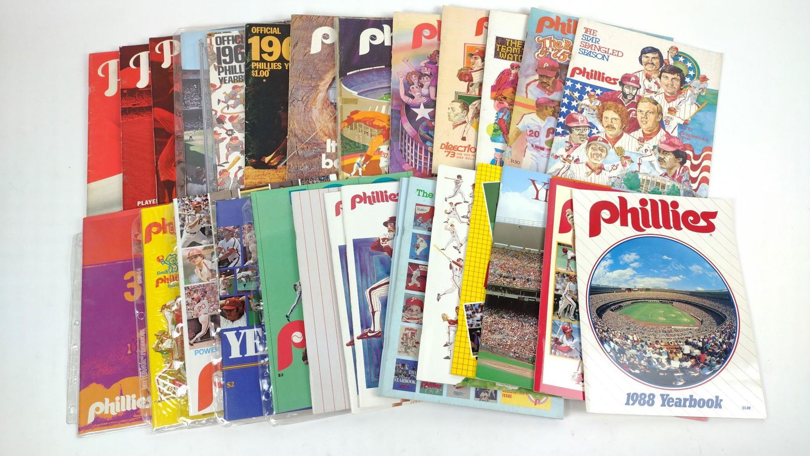 29 Phillies Yearbooks (1 of 5)