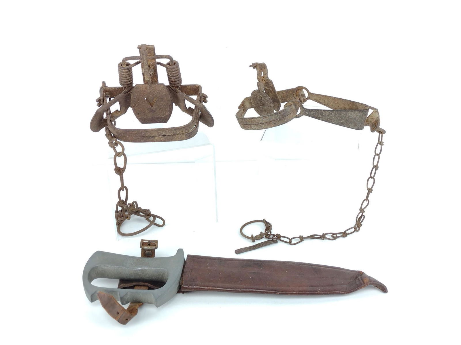 Vintage Trench Knife & Traps (1 of 2)
