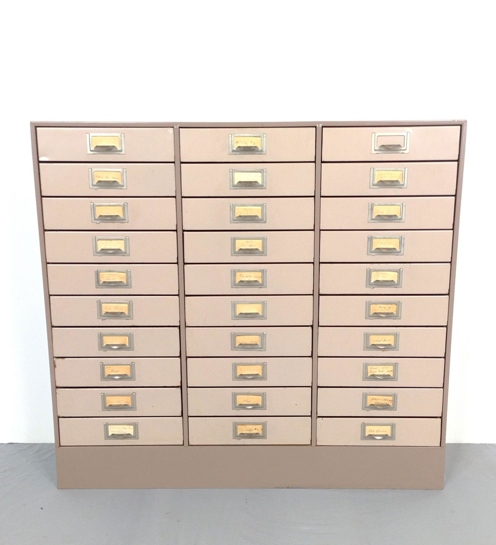 30 Drawer Filing Cabinet (1 of 6)