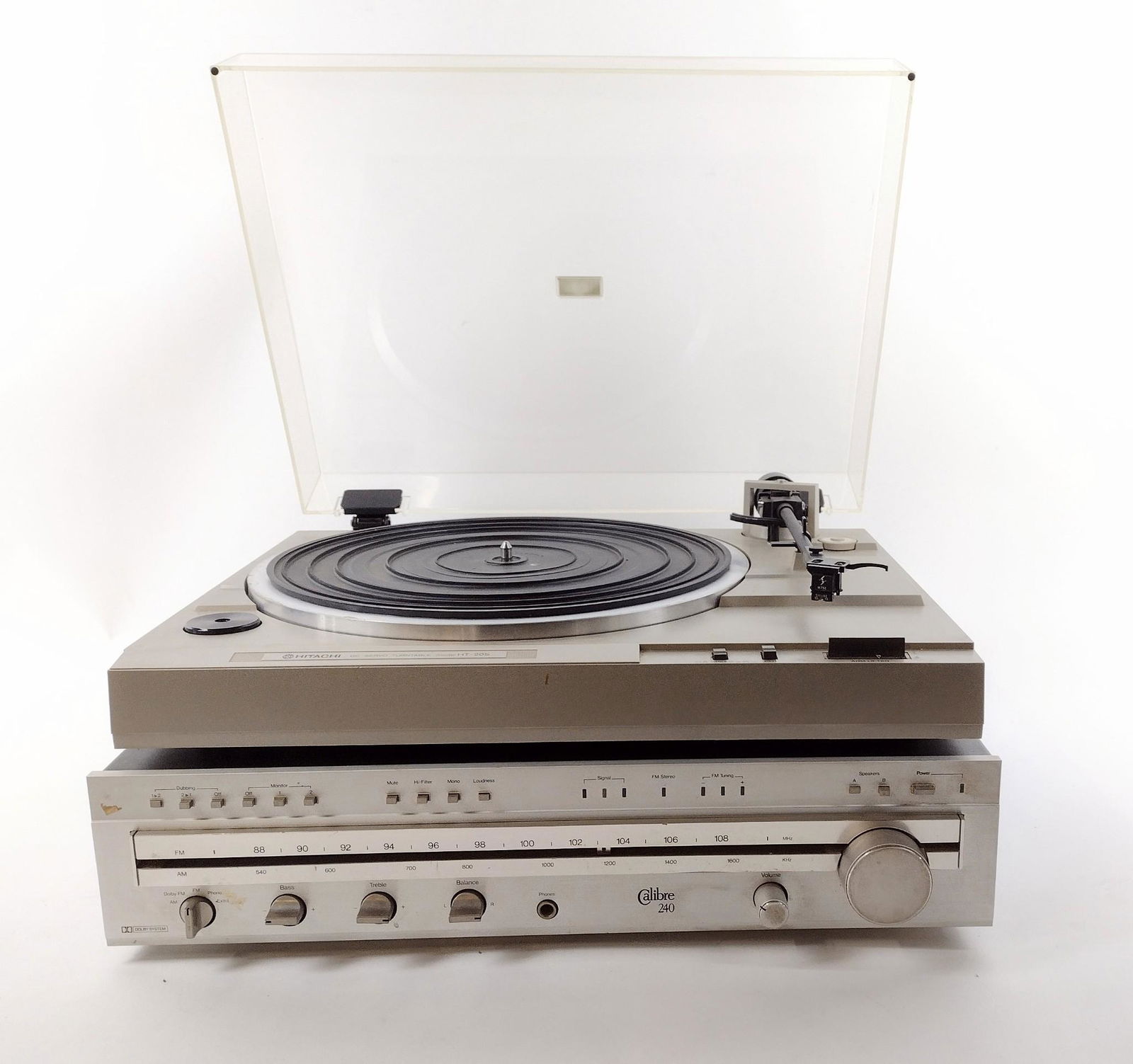 Calibre 240 Receiver and Hitachi Turntable (1 of 3)