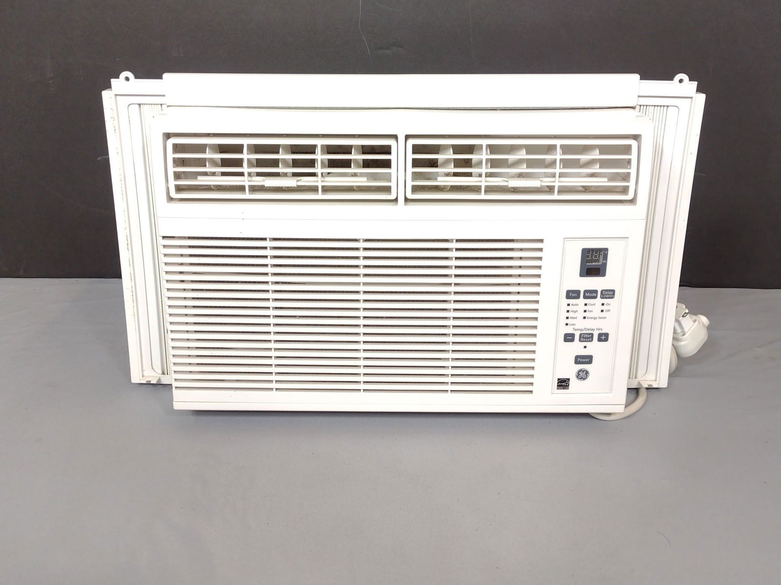 GE 6150BTU Air Conditioner (1 of 6)