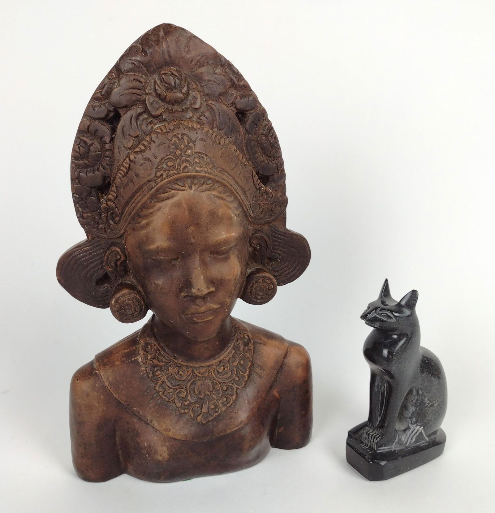 2 Pcs incl Gemstone Ethnographic Princess Figure (1 of 7)