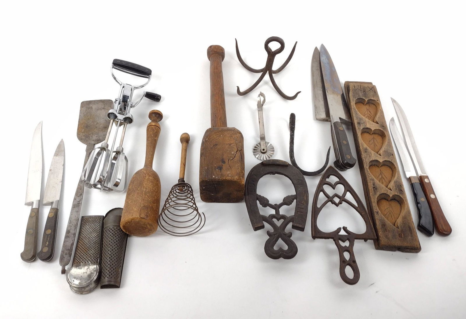 18 Pcs Kitchenalia incl Spring Coil Whisk (1 of 4)