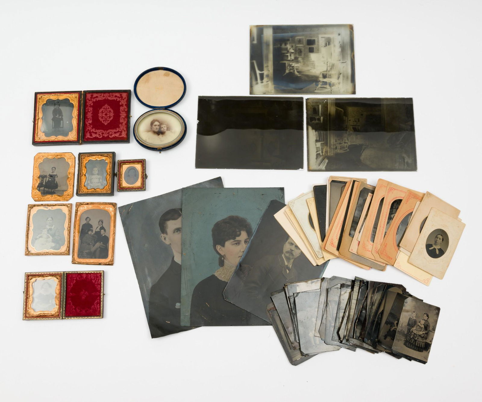 83 Cased Images & Tin Types (1 of 7)