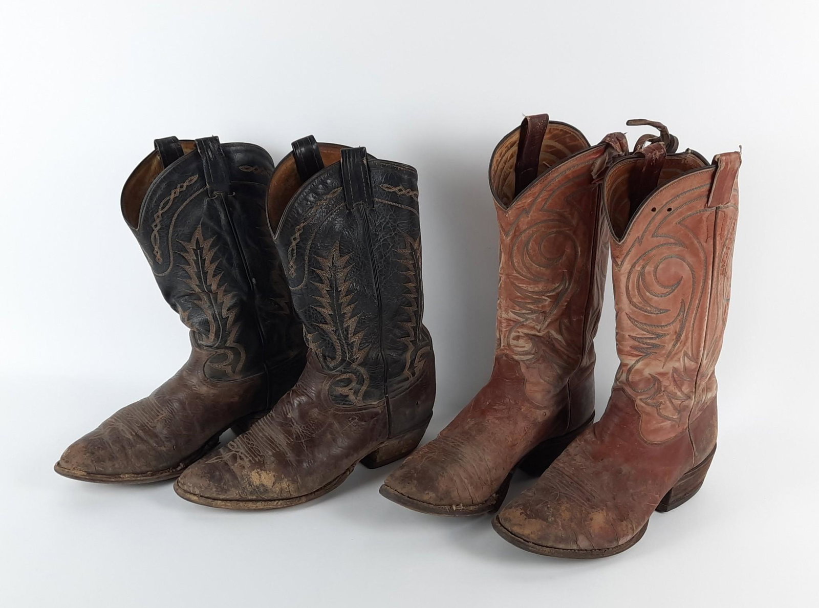 2 Prs Cowboy Boots incl Biltrite: Both size 9EEE. Some wear. LR IMPORTANT: Before bidding, please read the terms and conditions. When you registered for the auction you agreed to these terms and will be required to comply with them.