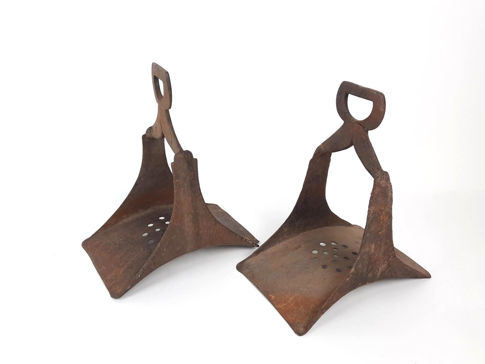 Pr LA Jineta School Moorish Strippus: Each 5" wide x 8-1/2" deep x10" high. LR IMPORTANT: Before bidding, please read the terms and conditions. When you registered for the auction you agreed to these terms and will be required to comply w
