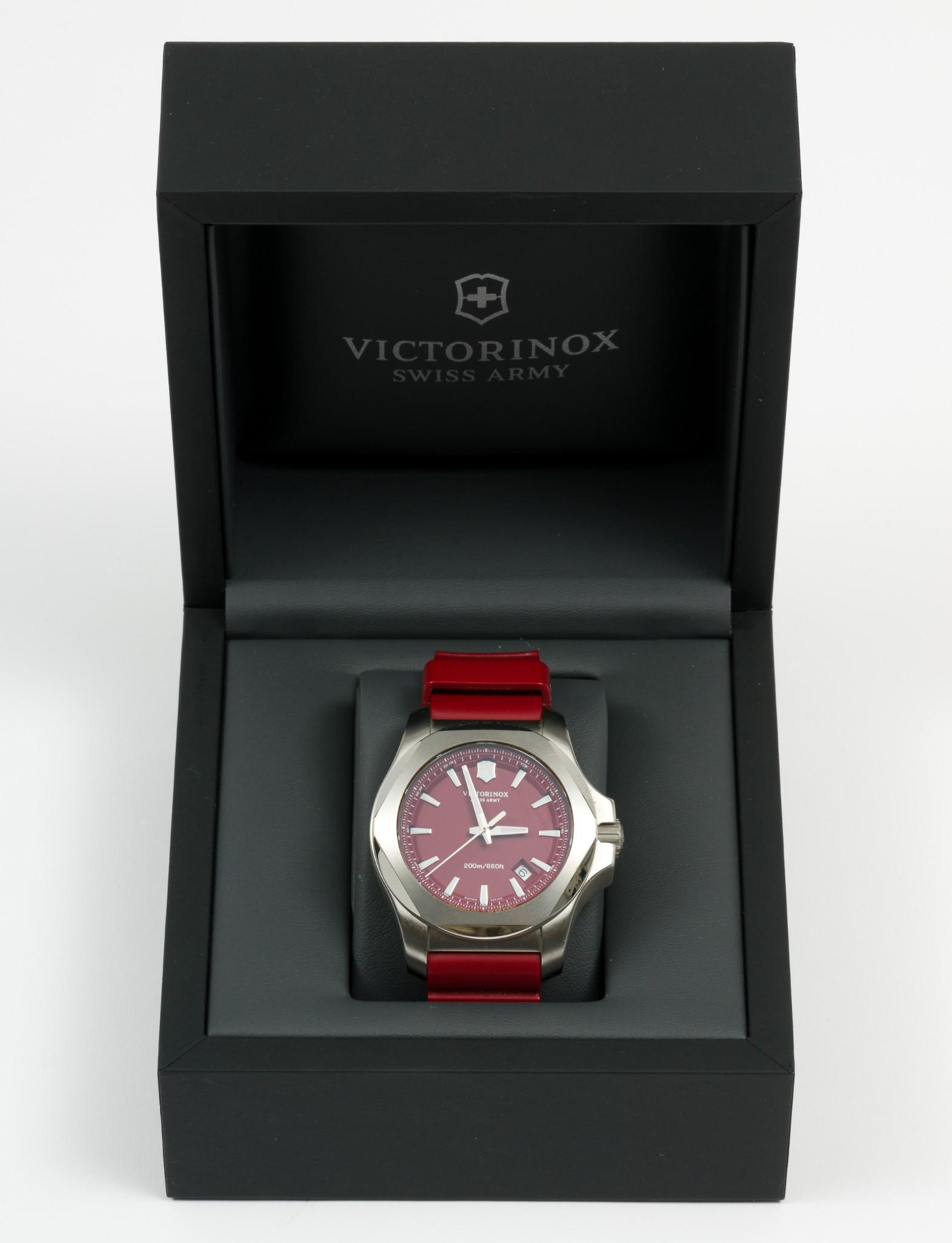 Victorinox Swiss Army Model 241749 (1 of 4)