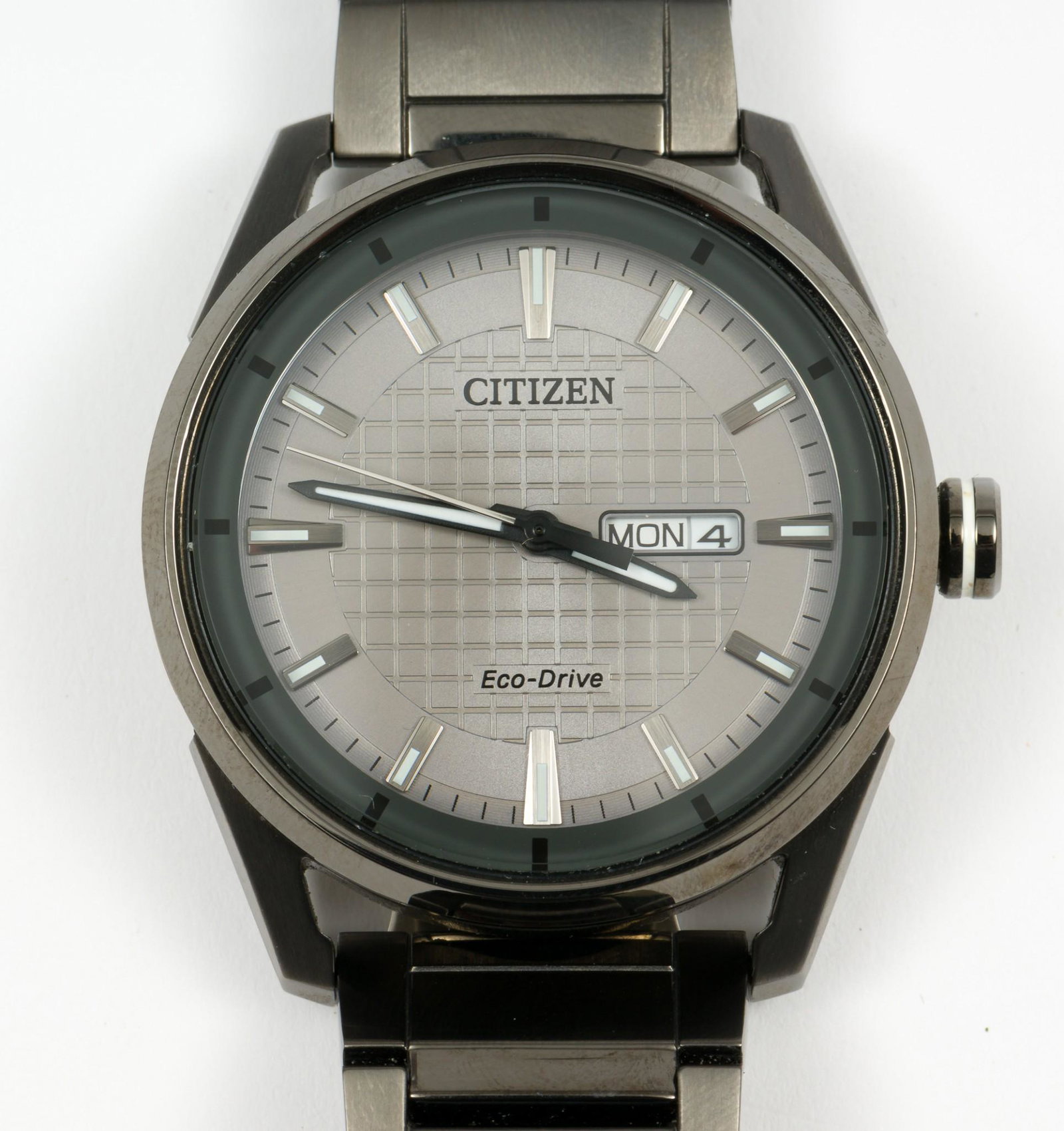Citizen Wristwatch: Marked GN45 J800-S119251. Case length 1 and 5/8", lug to lug. Includes one additional band link. LM IMPORTANT: Before bidding, please read the terms and conditions. When you registered for the auction