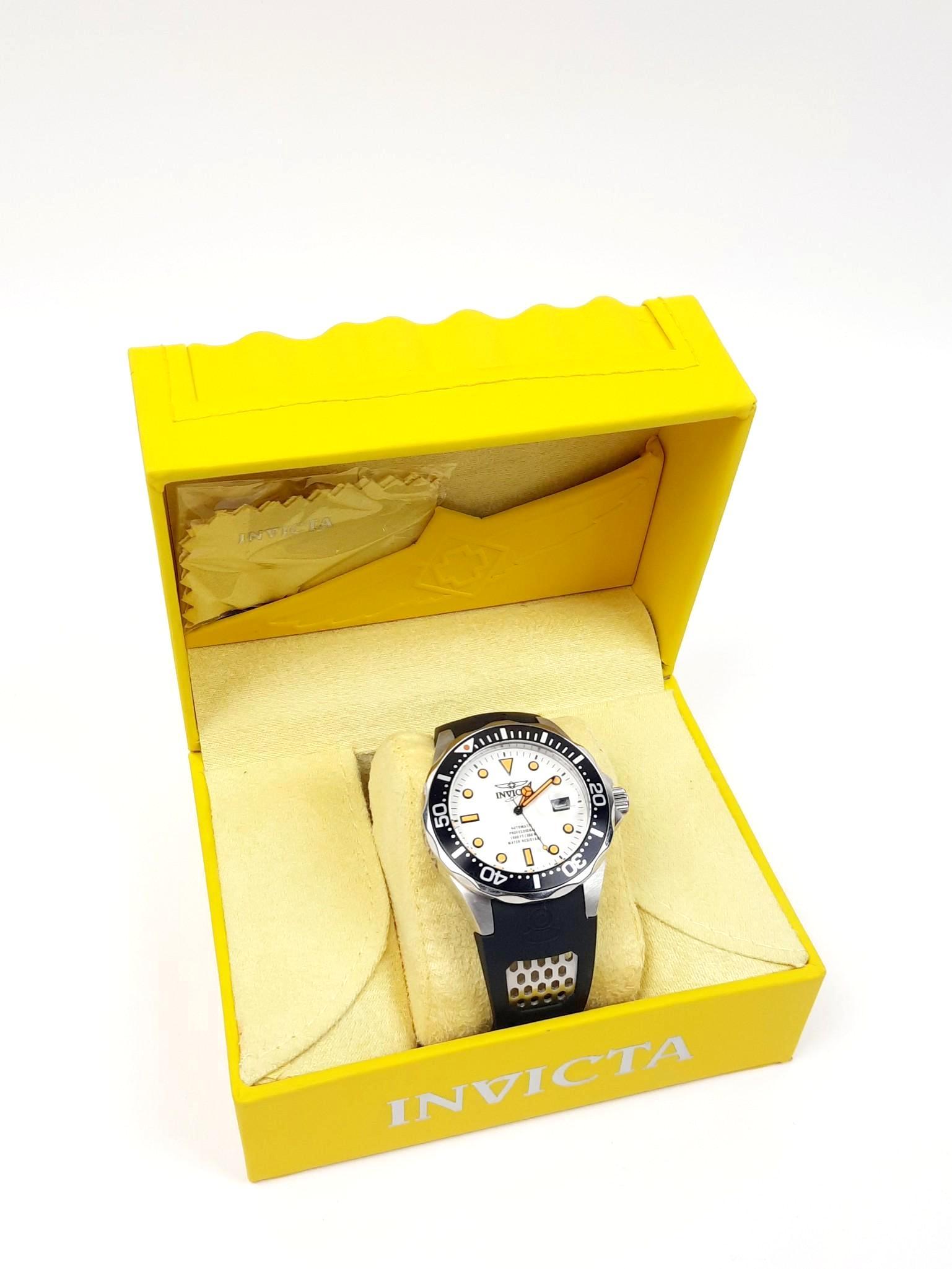 Invicta Pro Diver Wristwatch (1 of 7)