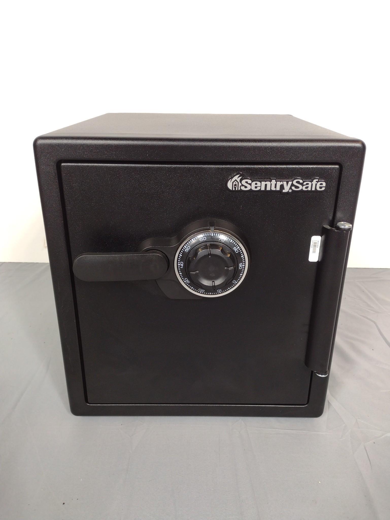 Sentry Safe (1 of 6)