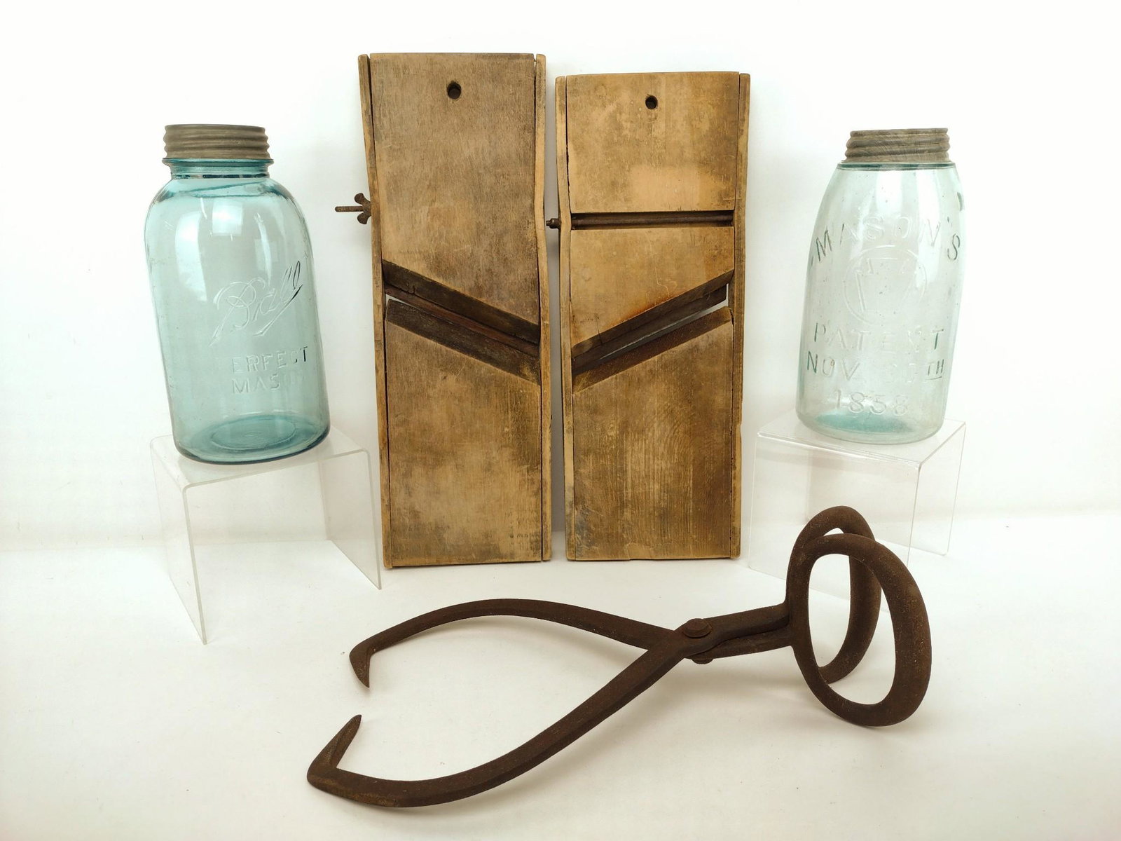 5 Pcs Vintage Kitchenalia Incl Ball Jars (1 of 2)