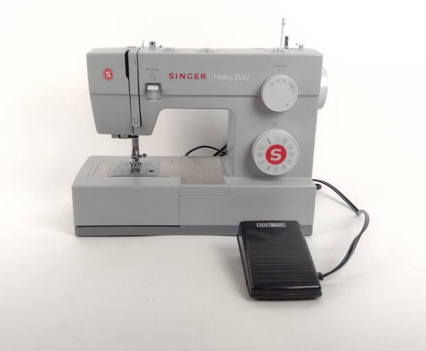 Singer Sewing Machine Jul 09, 2022 Cordier Auctions & Appraisals in PA