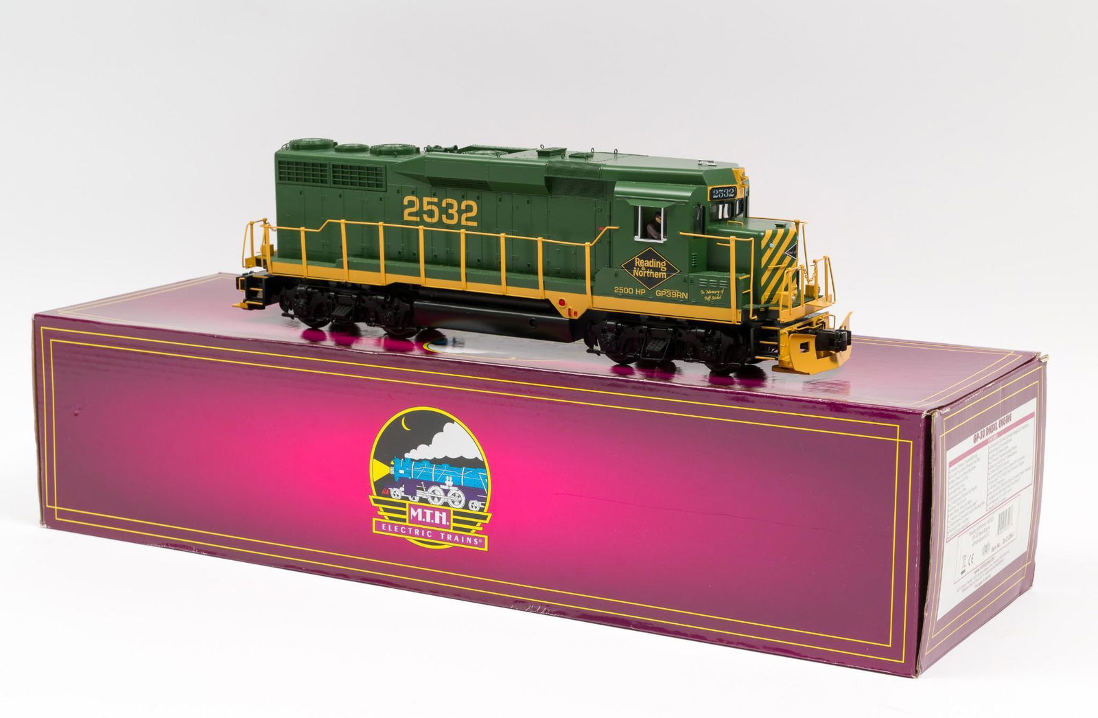 MTH GP-30 Reading & Northern Diesel Engine 21296 (1 of 3)