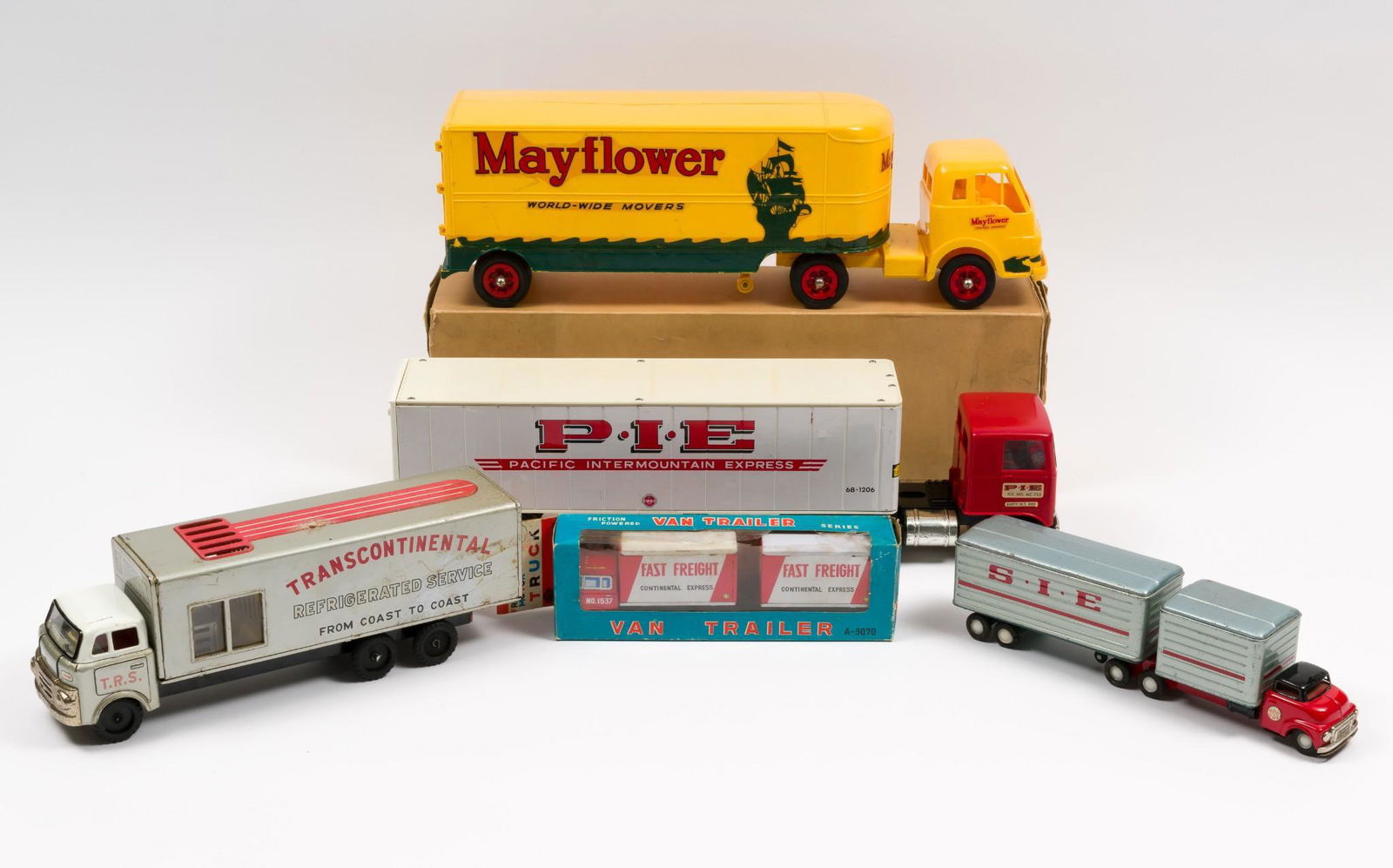 4 Friction Powered Tractor Trailers (1 of 10)