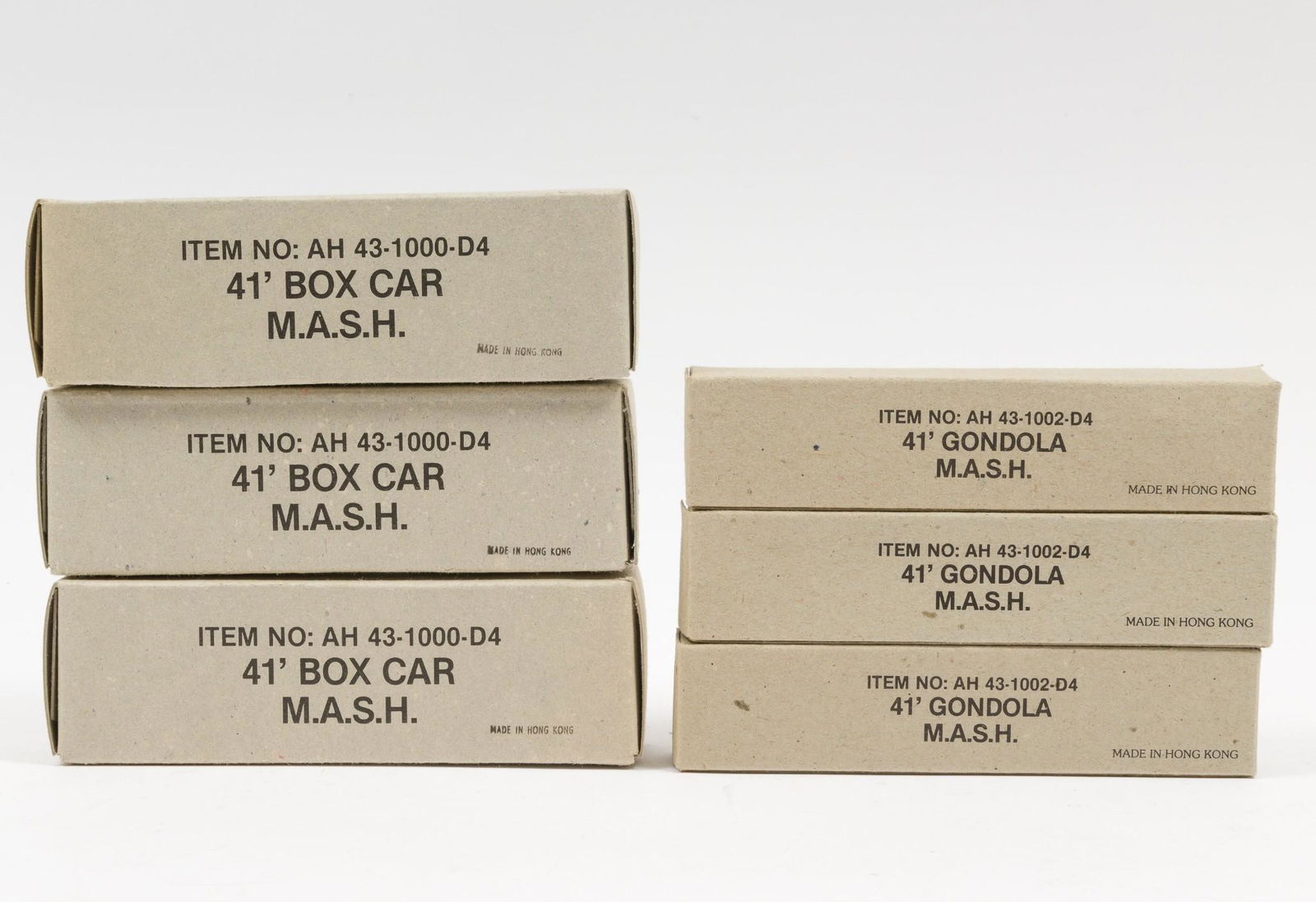 5 MASH HO Train Cars in OBs (1 of 4)