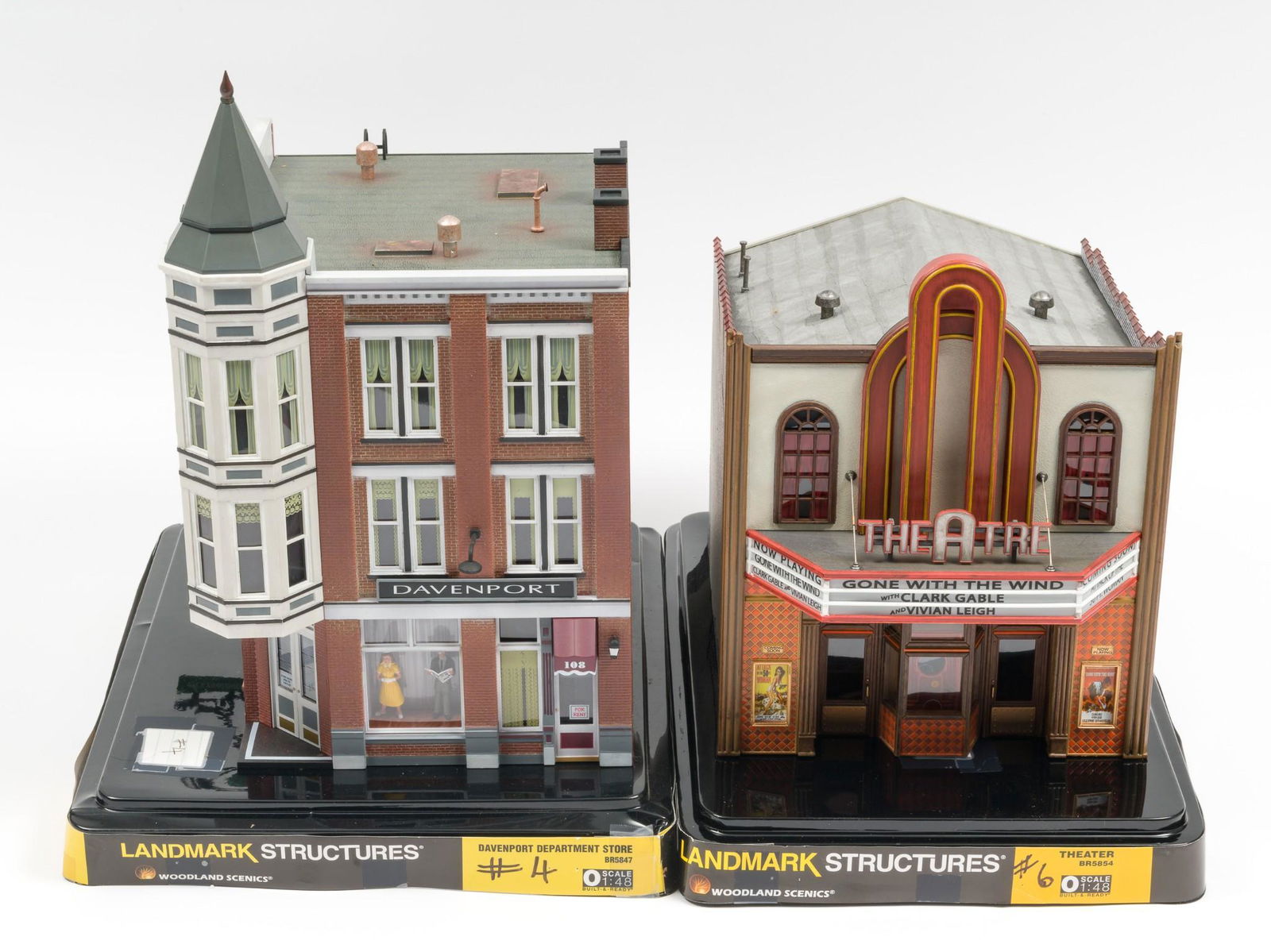 Woodland Scenics Landmark Structures Theater and Store (1 of 3)