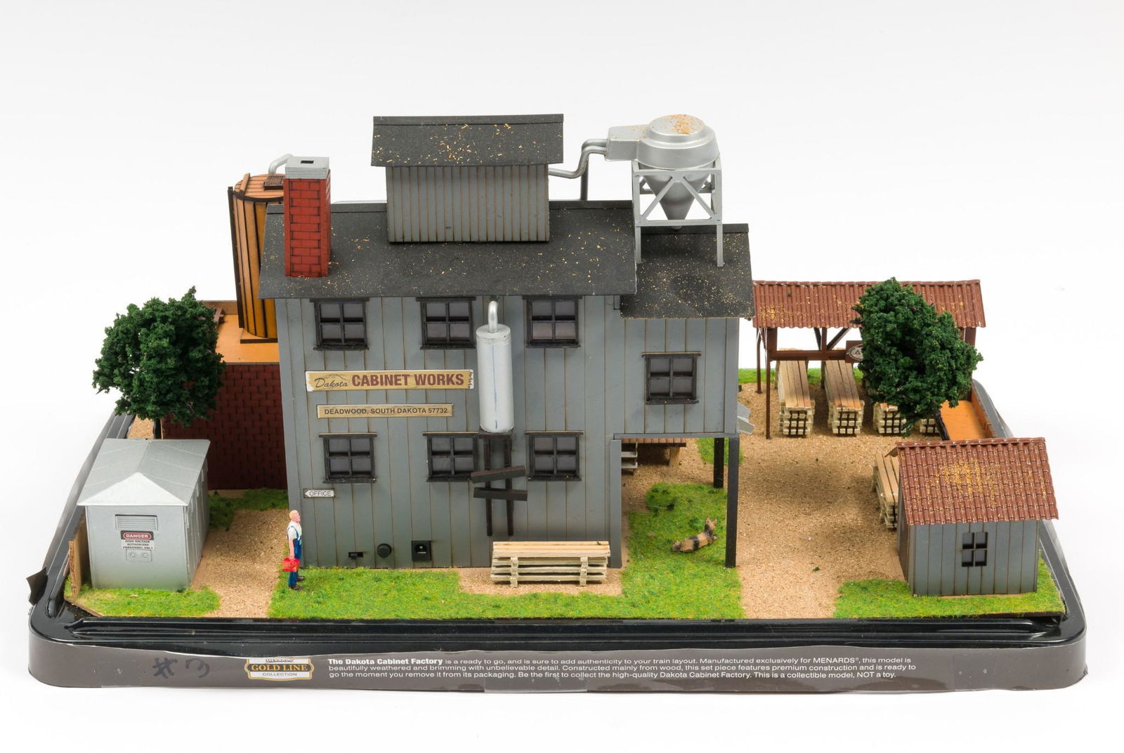 Menard's Gold Line Dakota Cabinet Factory (1 of 3)