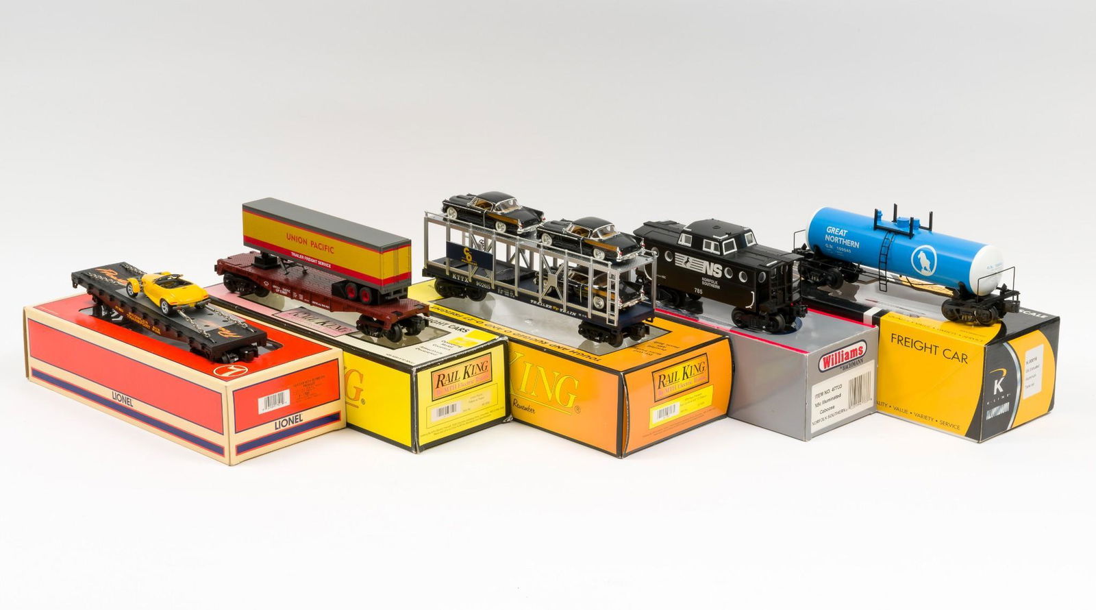 Five O/O-27 Scale Freight Cars with OBs (1 of 11)